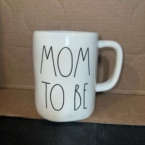 Rae Dunn White 'Mom To Be' Mug